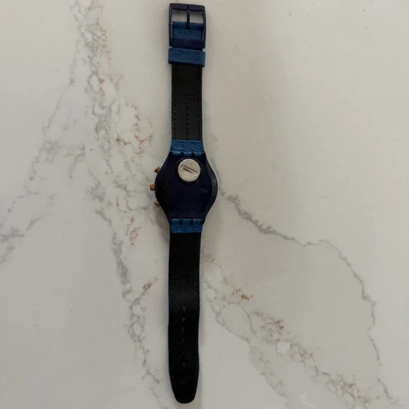 Swatch ‘Vintage’ Chronograph Watch - Picture 4 of 5